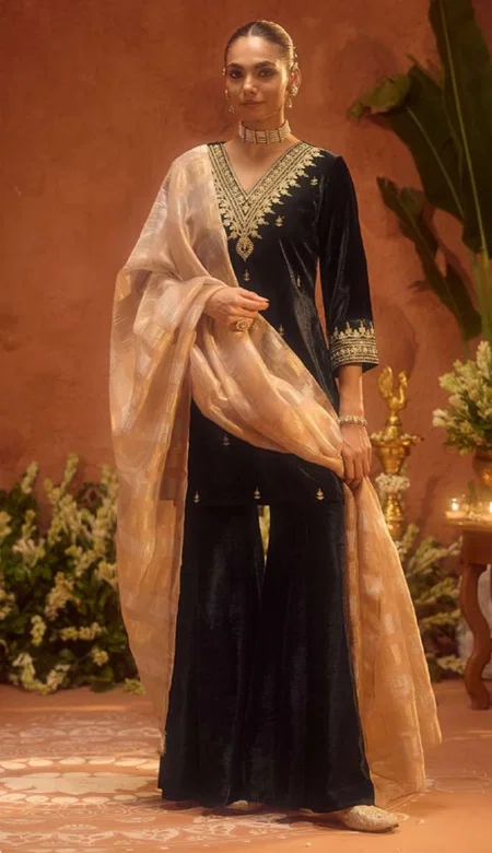 Black Colour Ice Velvet Kurti With Bottom Dupatta Wholesale Price In Surat SET0258